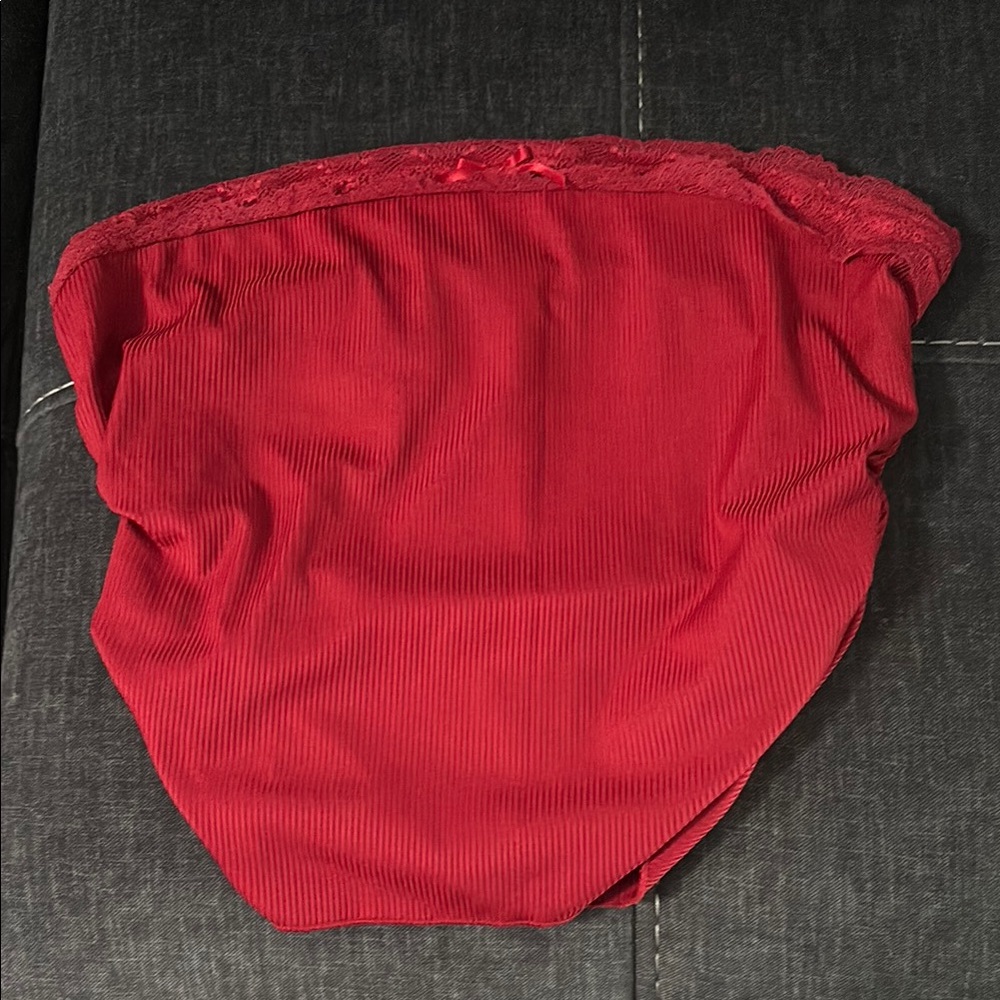 SHEIN Red Ribbed Lace Trim Top